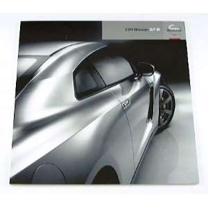  2011 11 Nissan GT R GTR BROCHURE 