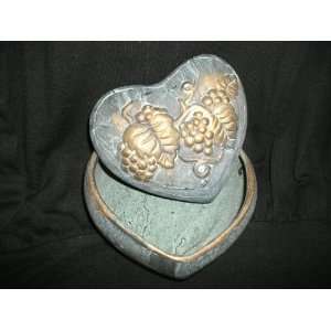  Ceramic Heart Shaped Trinket Box 