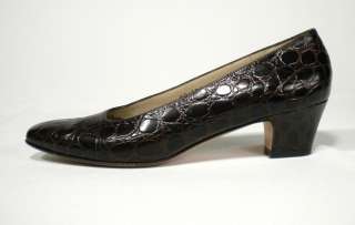 Embossed crocodile pump. Full leather shoe, lining and sole. 1.75 