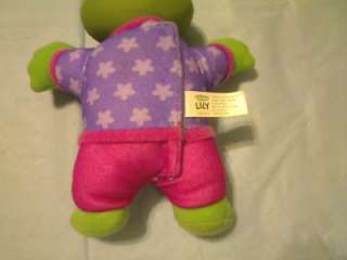 This LEAP FROG 2000 LILY LEARNING FRIEND SINGS & NUMBERS TOY is in 