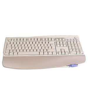  BTC 5200 104 Key French PS/2 Keyboard with Palm Rest 