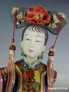 STUNNING CHINESE PORCELAIN COURT LADY STATUE 10 H  