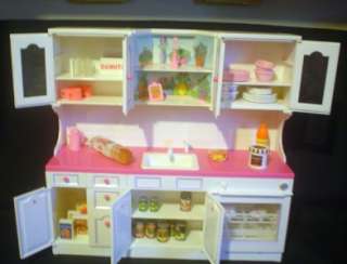 Barbie Kitchen with Dishwasher, Sink, Food & Accessories   Mixed Lot 