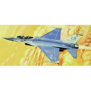   48 F16 Falcon Desert Storm USAF Fighter (Plastic Models) Toys & Games