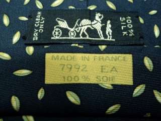 HERMES 7992 EA patter n necktie. Good condition in shape and colors 