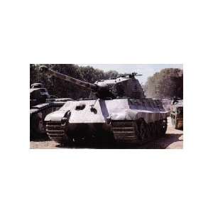  Italeri   1/72 King Tiger (Plastic Model Vehicle) Toys 