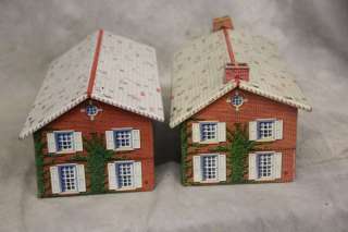   VINTAGE 1950s LOUIS MARX TIN COLONIAL 2 STORY BRICK HOUSES  