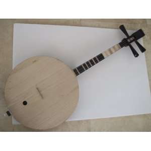   traditional Yuei Qin Moon Guitar 3 strings blues folklore