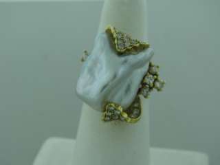 ESTATE CIRCA 1970 VINTAGE 18K GOLD BAROQUE PEARL DIAMOND RING  