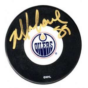   Pond Edmonton Oilers Mike Comrie Autographed Puck 
