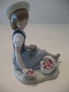 LLADRO Vintage Daisa # 1287 Picking Flowers Wild Girl Basket RETIRED 