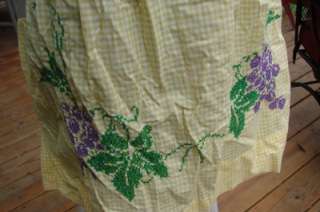 VINTAGE YELLOW GINGHAM HALF APRON EMBROIDERY GRAPES  