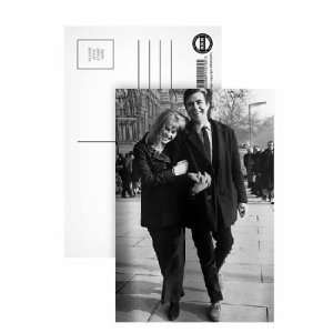  Dirk Bogarde and Julie Christie   Postcard (Pack of 8 