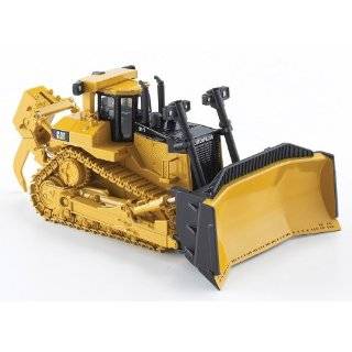    Norscot Cat D11T Track Type Tractor 150 scale Toys & Games