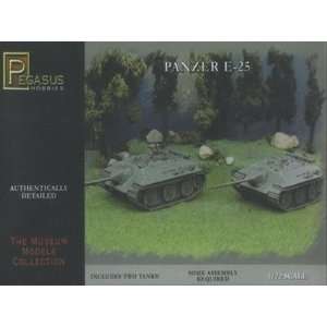   German Panzer E25 Tanks (2) (Snap Kit) (Plastic Models) Toys & Games