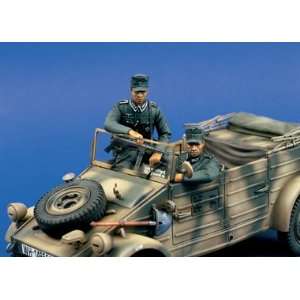  Kubelwagen Crew (2) 120mm Verlinden Toys & Games
