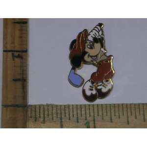   Disney World Collectors Pin Series Mickey Is Playing Golf Everything