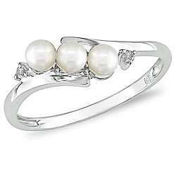 10k White Gold FW Pearl and Diamond Ring (3 mm)  