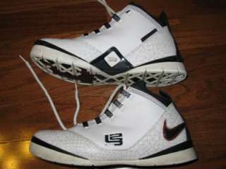 NIKE ZOOM SOLDIER II LEBRON JAMES ADULT MENS BASKETBALL SHOES WHITE 