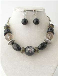 MULTI BLACK LUCITE FLOWER ON THE BEAD NECKLACE SET  