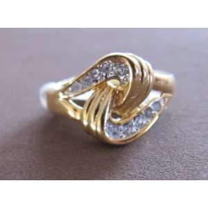   RING Gold Tone w INTERTWINED HEART & Crystal Stones 