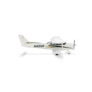  Herpa Wings C172 Skyhawk Model Airplane Toys & Games
