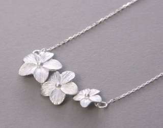DAISY FLOWER   925 sterling silver necklace  