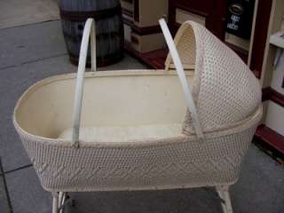 Vintage White Wicker Basket Baby Infant CRIB CRADLE BASSINET BASSINETT 