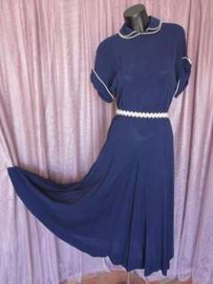 ANTIQUE 1940s VINTAGE NAVY BLUE CREPE DRESS~XS/S~GORED SKIRT  