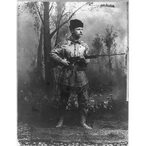  Theodore Roosevelt,holding rifle,1885,James Suydam