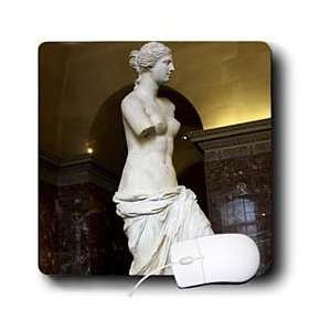Lenas Photos   Paris   The lovely Venus de Milo statue which is still 