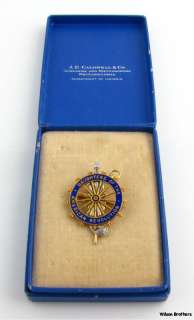   American Revolution Badge & Collectors Box   14k Gold DAR Pin  