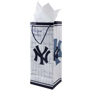 MLB New York Yankees White Bottle Gift Bag  Sports 