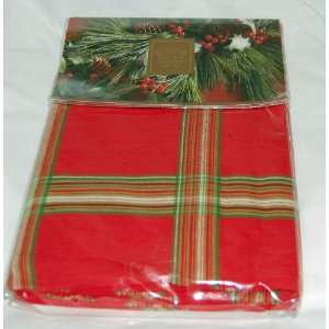   Holiday Gatherings Red Holly Tablecloth 52x70