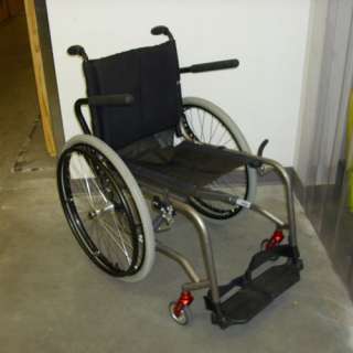 TiLite 18x17 TX Titanium Wheelchair SN 30422  